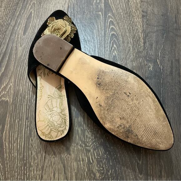 JOYFOLIE Black Velvet Valentina Flats w/ Gold Floral Details Size 6.5 - Picture 5 of 6